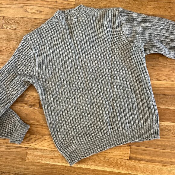 Vintage 70s Highland Knitting Mills Grey Wool Knit V-Neck Sweater - Med (FLAWS) - Picture 5 of 10